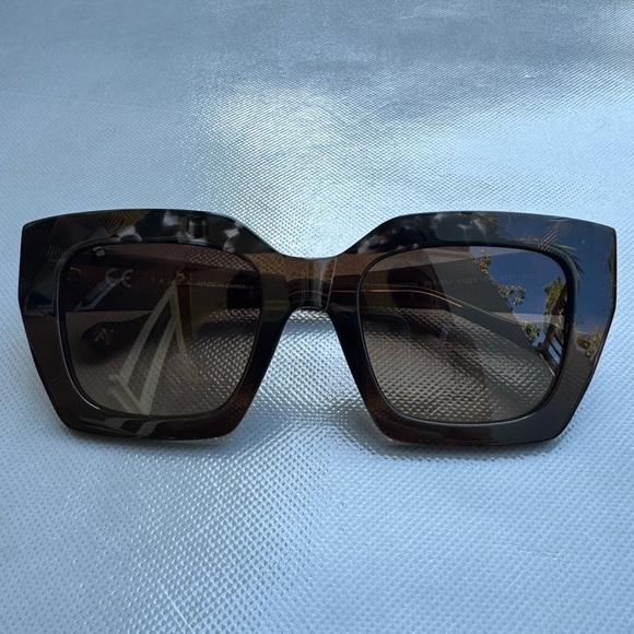 Yalea Aretha Sunglasses main image 6